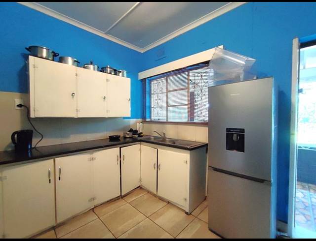 9 BEDROOM HOUSE FOR SALE IN SCOTTSVILLE